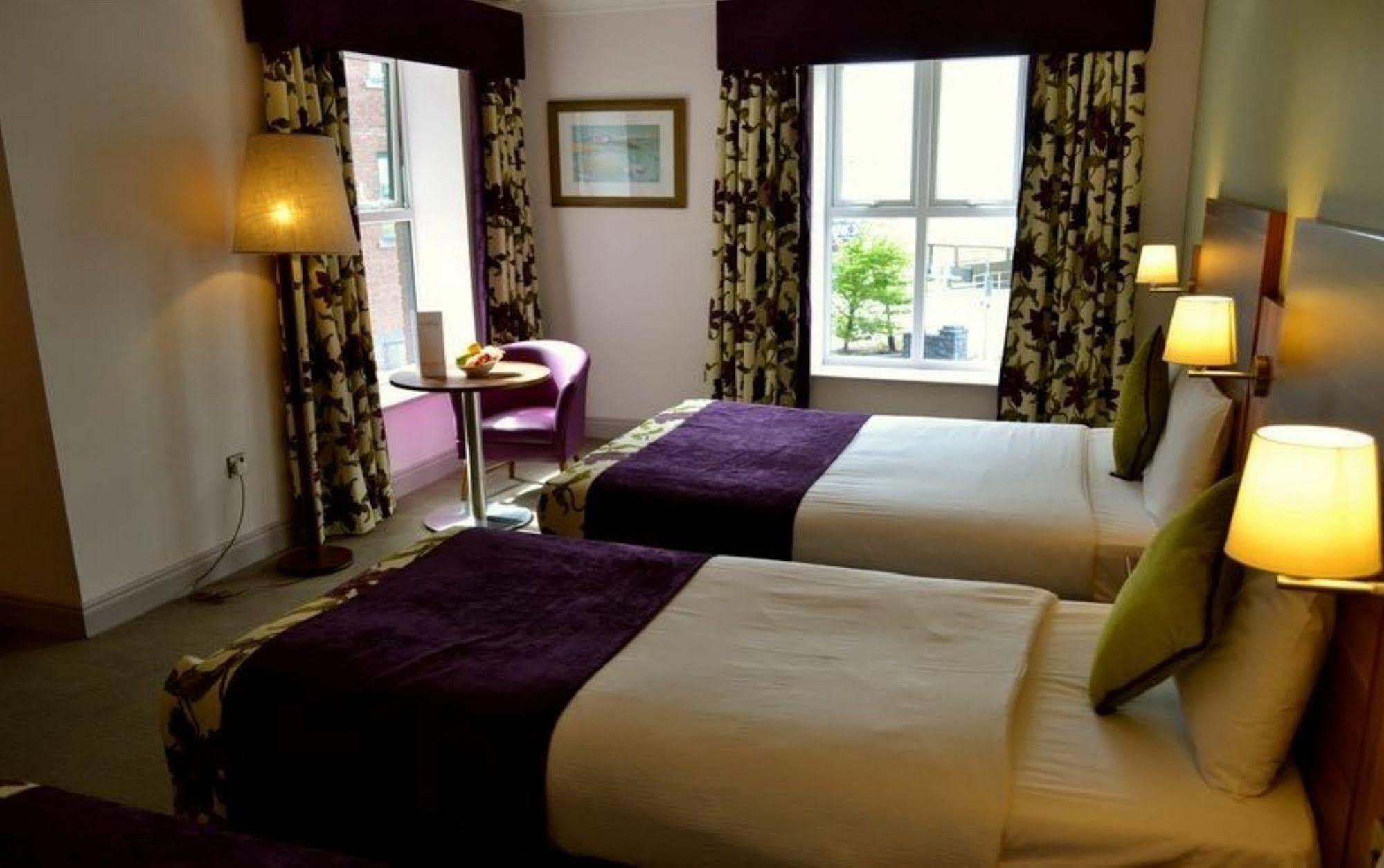 Maldron Hotel & Leisure Centre, Oranmore Galway ภายนอก รูปภาพ